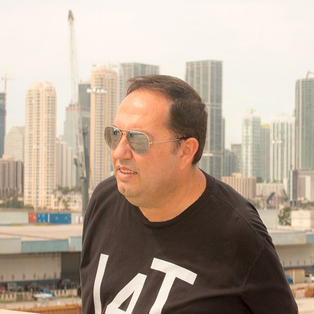 JJ en Miami desarrollando conexiones